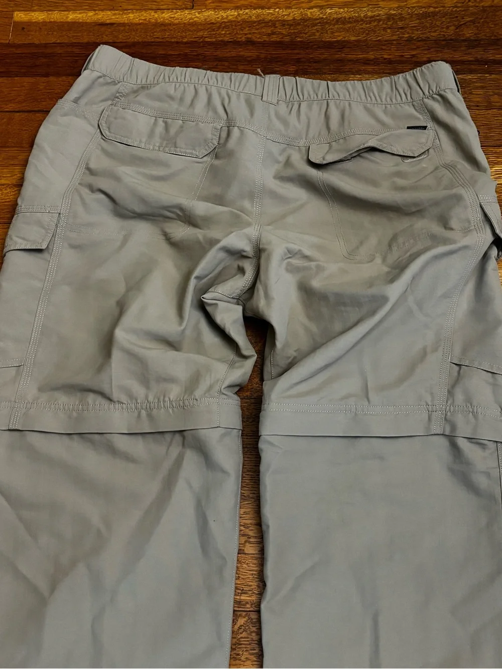 The North Face Convertible Pants. Tan XL. Great condition.
